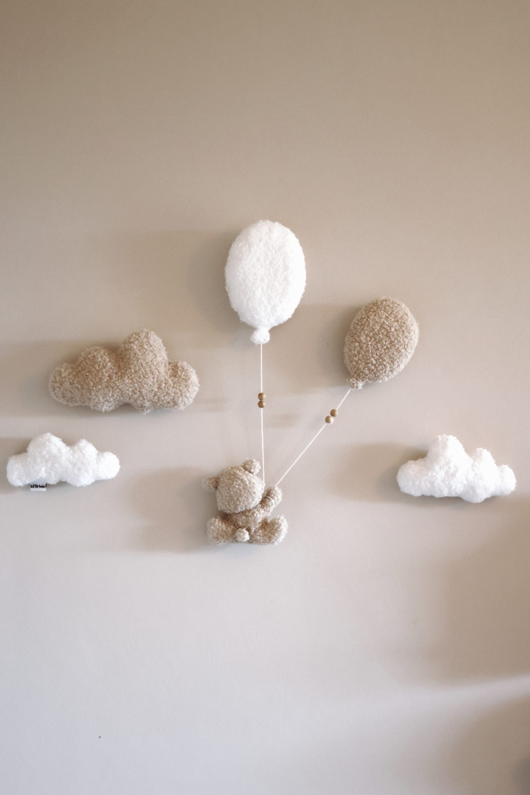 bouclé wall deco