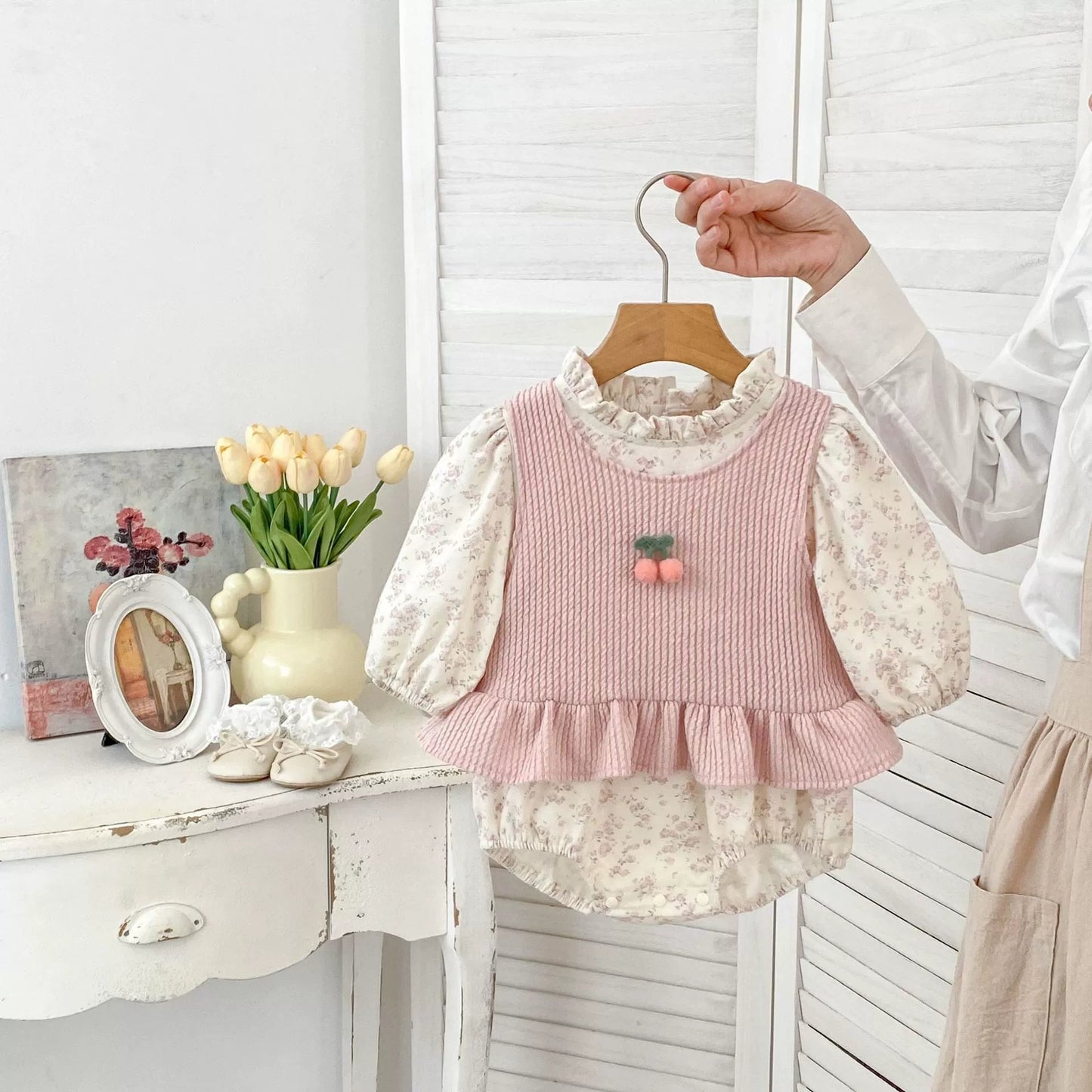 Spring and Autumn Baby Kids Girls Cherry Decorated Sleeveless Vest and